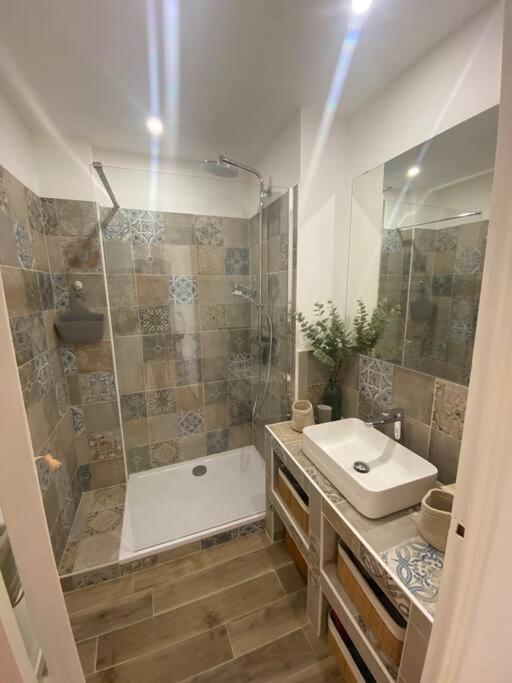 Apartament Beau T3 Proche Base Navale Et Ecoles Superieures Tulon Zewnętrze zdjęcie
